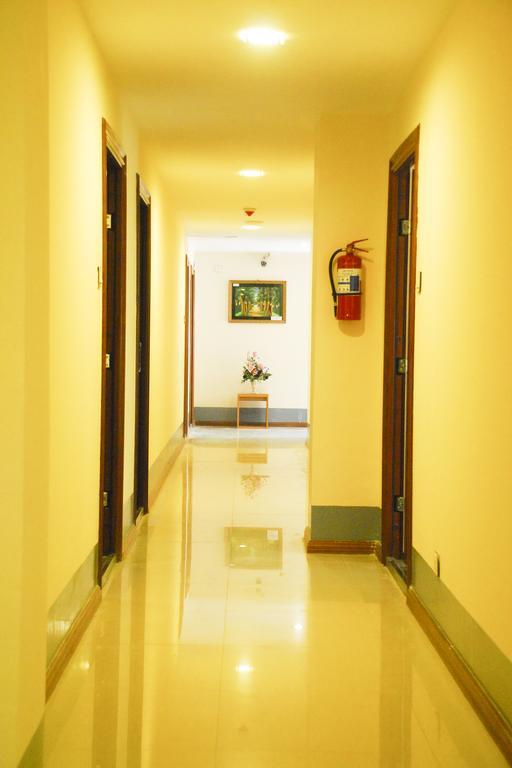 Pleasure View Hotel ヤンゴン エクステリア 写真